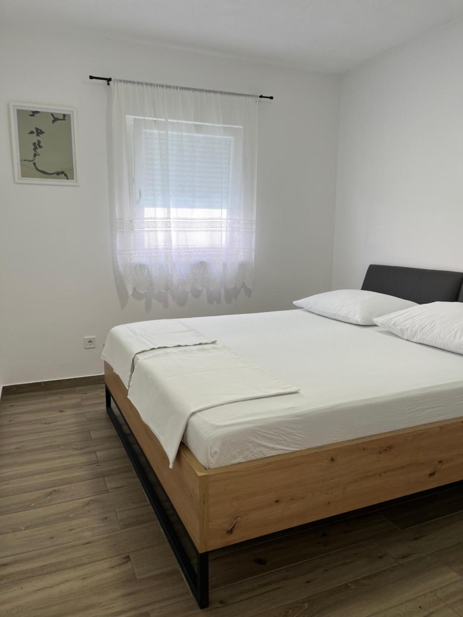 Apartmani Mlinar - Two Bedroom Apartment With Seaview Grebaštica 외부 사진